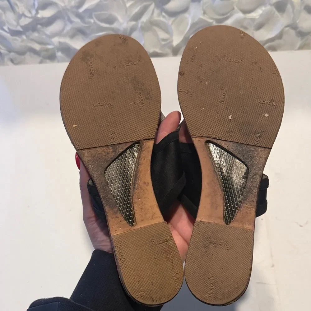 CHANEL Elegant Black Women's Sandals